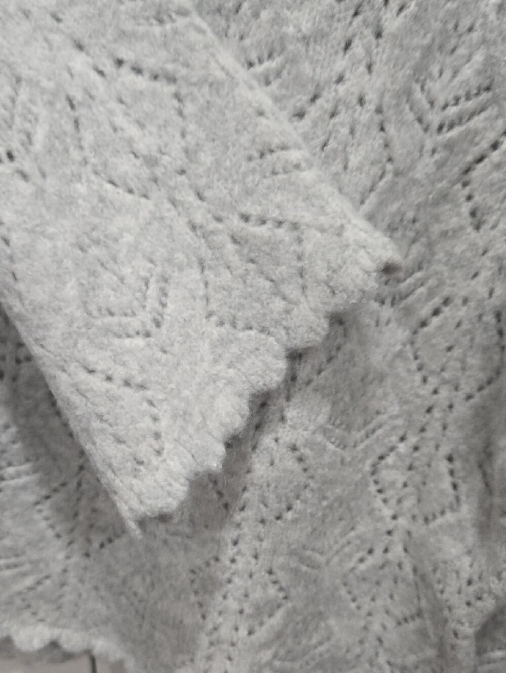 Universal Thread Button Front Scalloped Hem Lightweight Cardigan- NWT - Picture 8 of 11